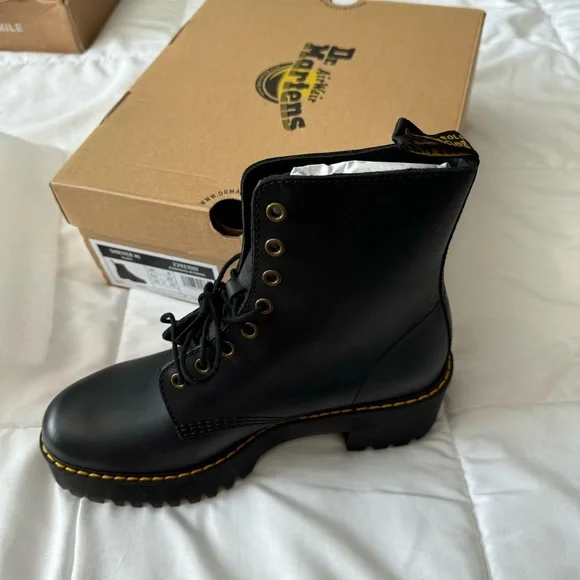 Martens Shriver Hi Womens Wyoming Leather Heeled Lace Up Boot